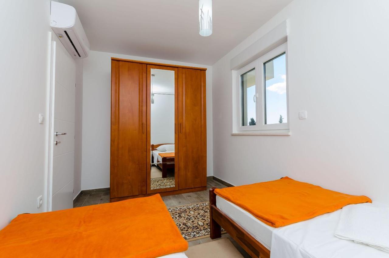 Apartment Rozalia Трогір Екстер'єр фото