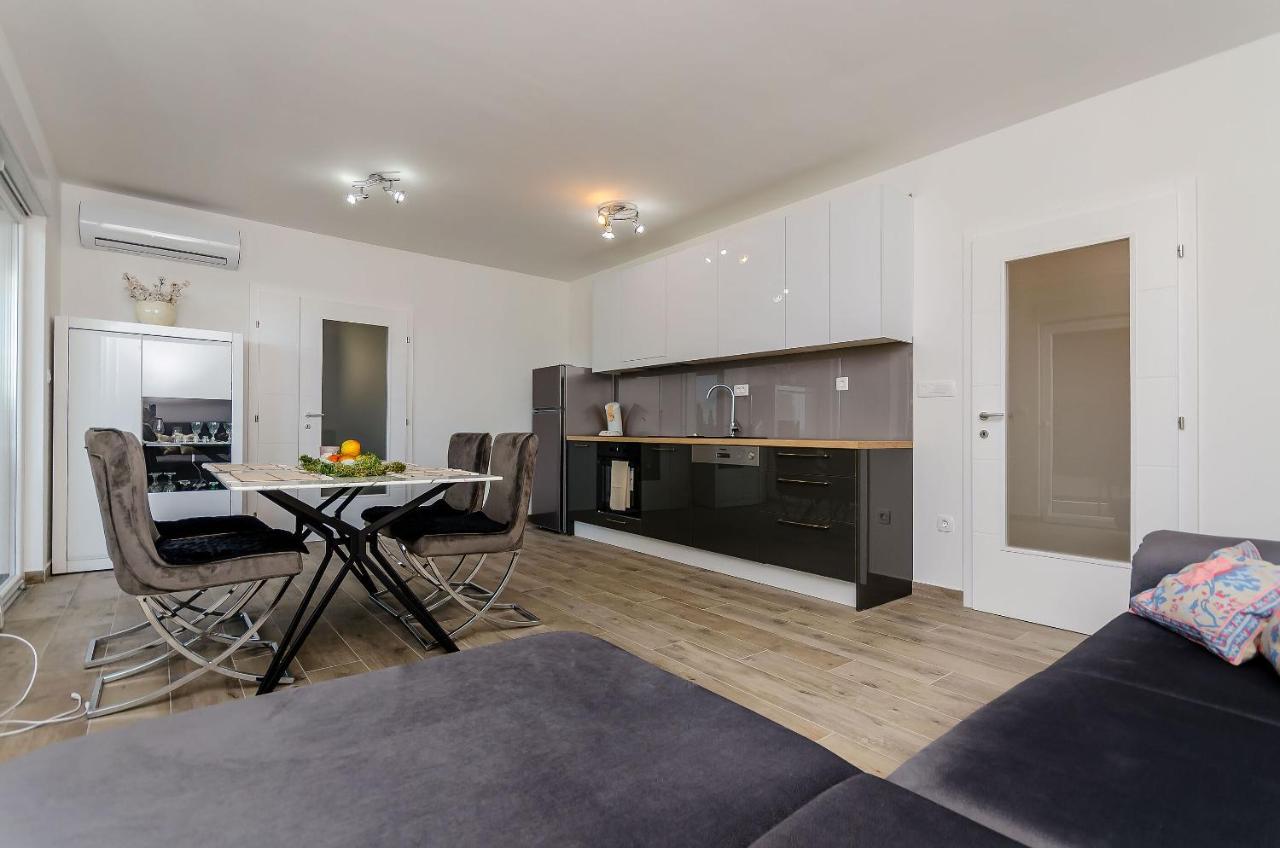 Apartment Rozalia Трогір Екстер'єр фото